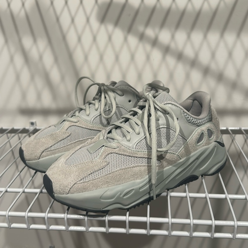 Yeezy Boost 700 V2 - Salt - Size 7